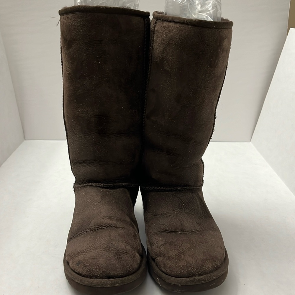 UGG by Australia size 8